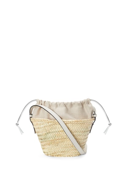 LOEWE Drawstring bucket bag in palm leaf and calfskin Natural/White plp_rd