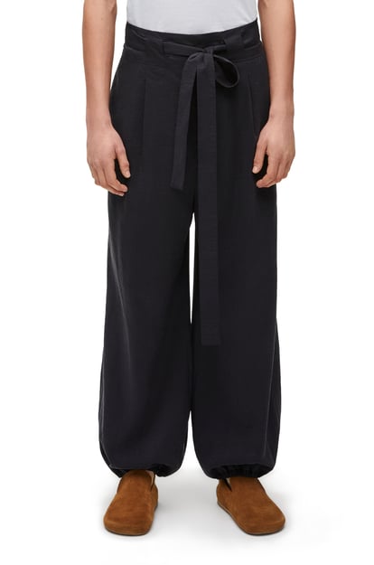 LOEWE Trousers in silk blend 黑色 plp_rd