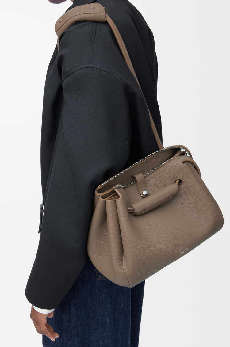 LOEWE Borsa Madrid media in morbida pelle di vitello granata Grigio Talpa