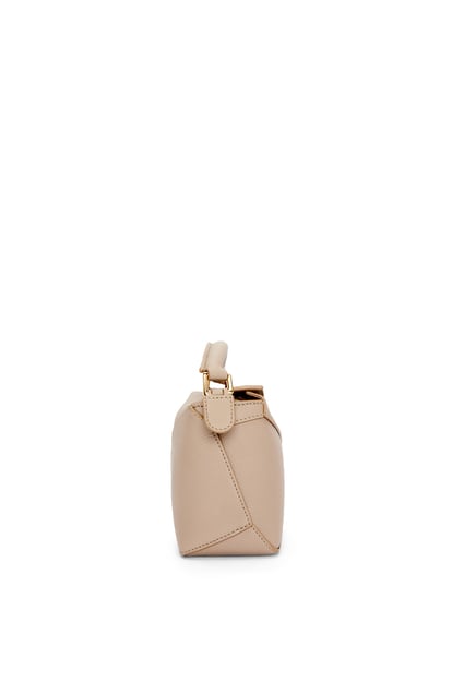 LOEWE Mini Puzzle bag in soft grained calfskin 沙色 plp_rd