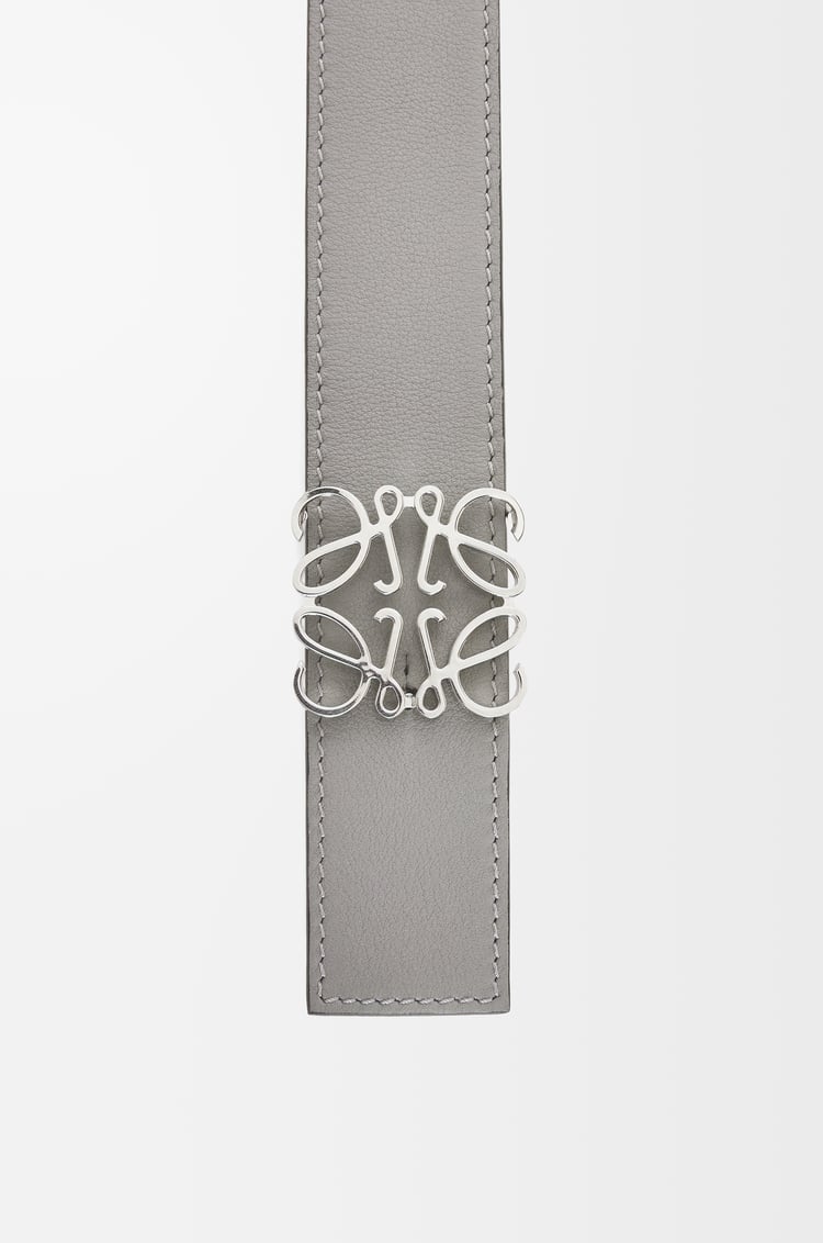 LOEWE Cinturón reversible en piel de ternera lisa con Anagrama Gris Asfalto/Negro/Paladio
