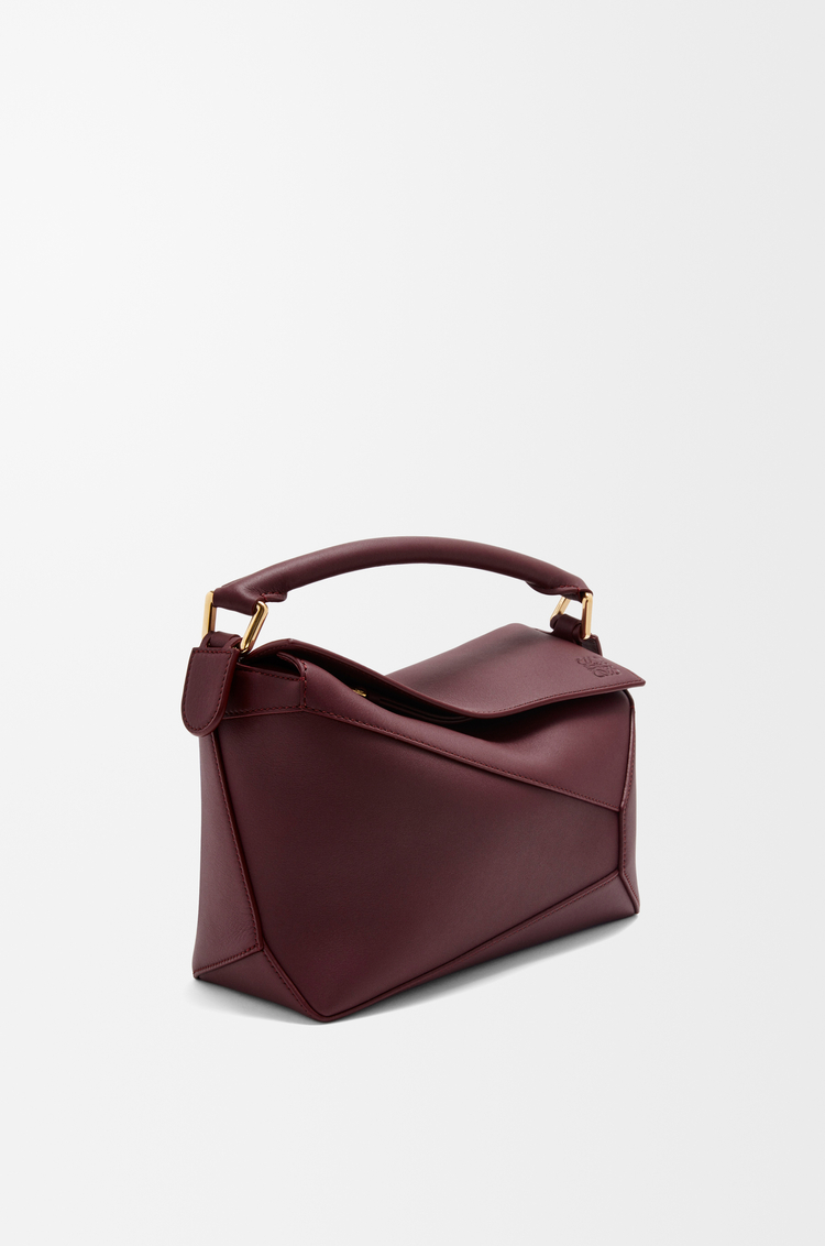 LOEWE Bolso Puzzle Edge pequeño en piel de ternera clásica Burdeos Oscuro