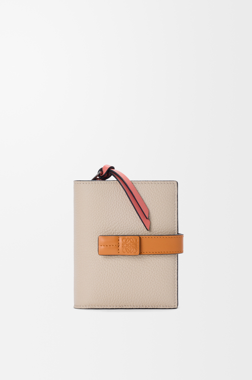 LOEWE Cartera compacta con cremallera en suave piel de ternera graneada Avena Claro/Miel