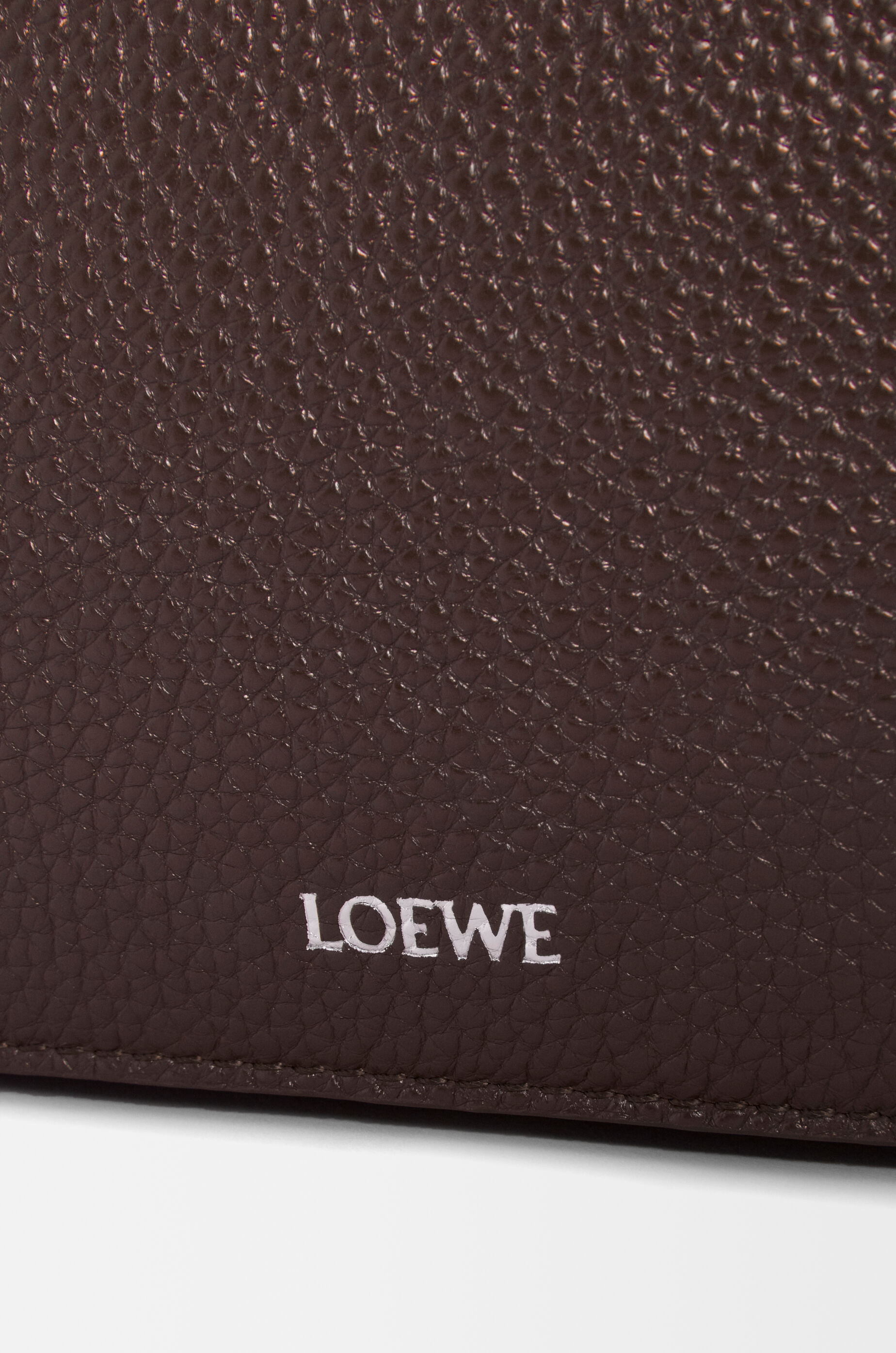 Medium Pebble messenger bag in supple grained calfskin Red