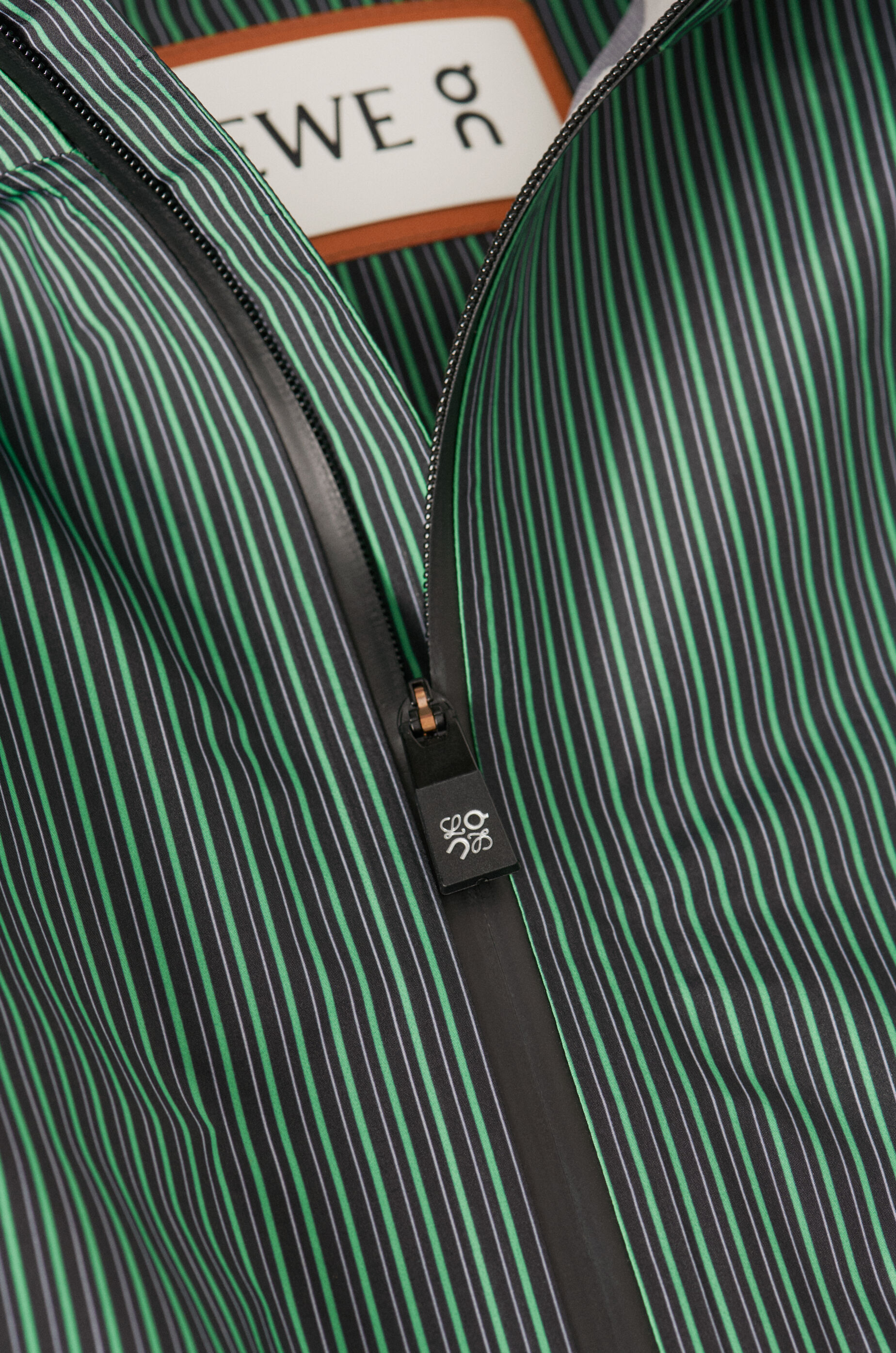 ストーム アノラック（テクニカルシェル） グリーン - LOEWE