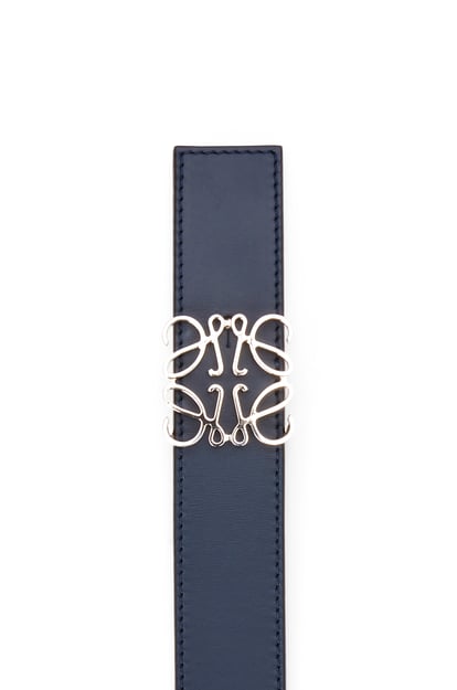 LOEWE Cinturón reversible en piel de ternera lisa con Anagrama Azul Océano/Negro/Paladio plp_rd