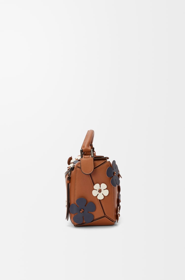 LOEWE Puzzle 10 Plumeria re-edition bag in classic calfskin Tan/Blue