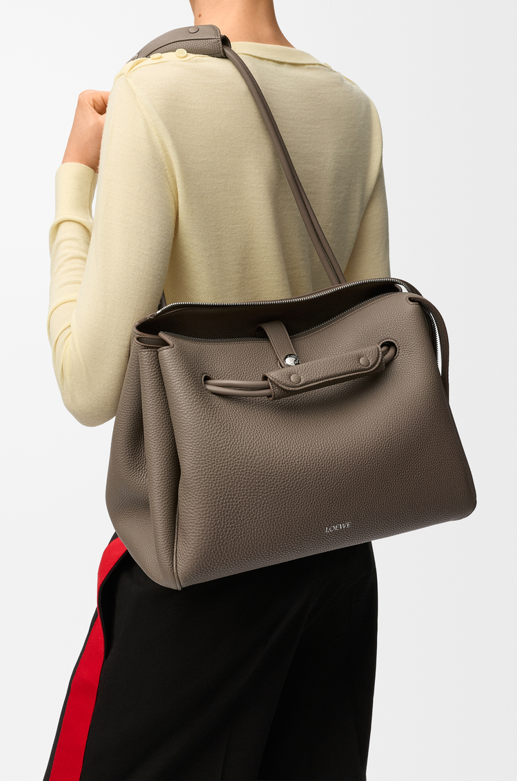 LOEWE マドリードバッグ ラージ（サプルグレインカーフ） トープ