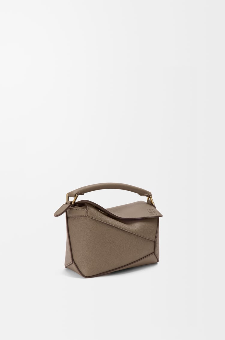 LOEWE パズルエッジ バッグ ミニ（ソフトグレインカーフ） トープ