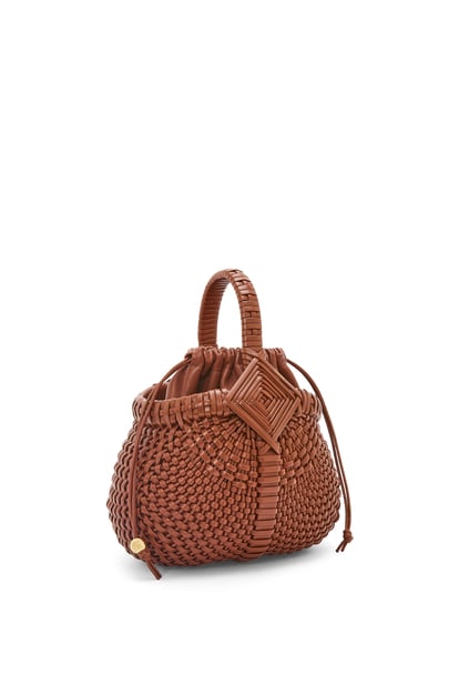 LOEWE Mini Diamond Round Basket bag in calfskin 深棕褐色 plp_rd