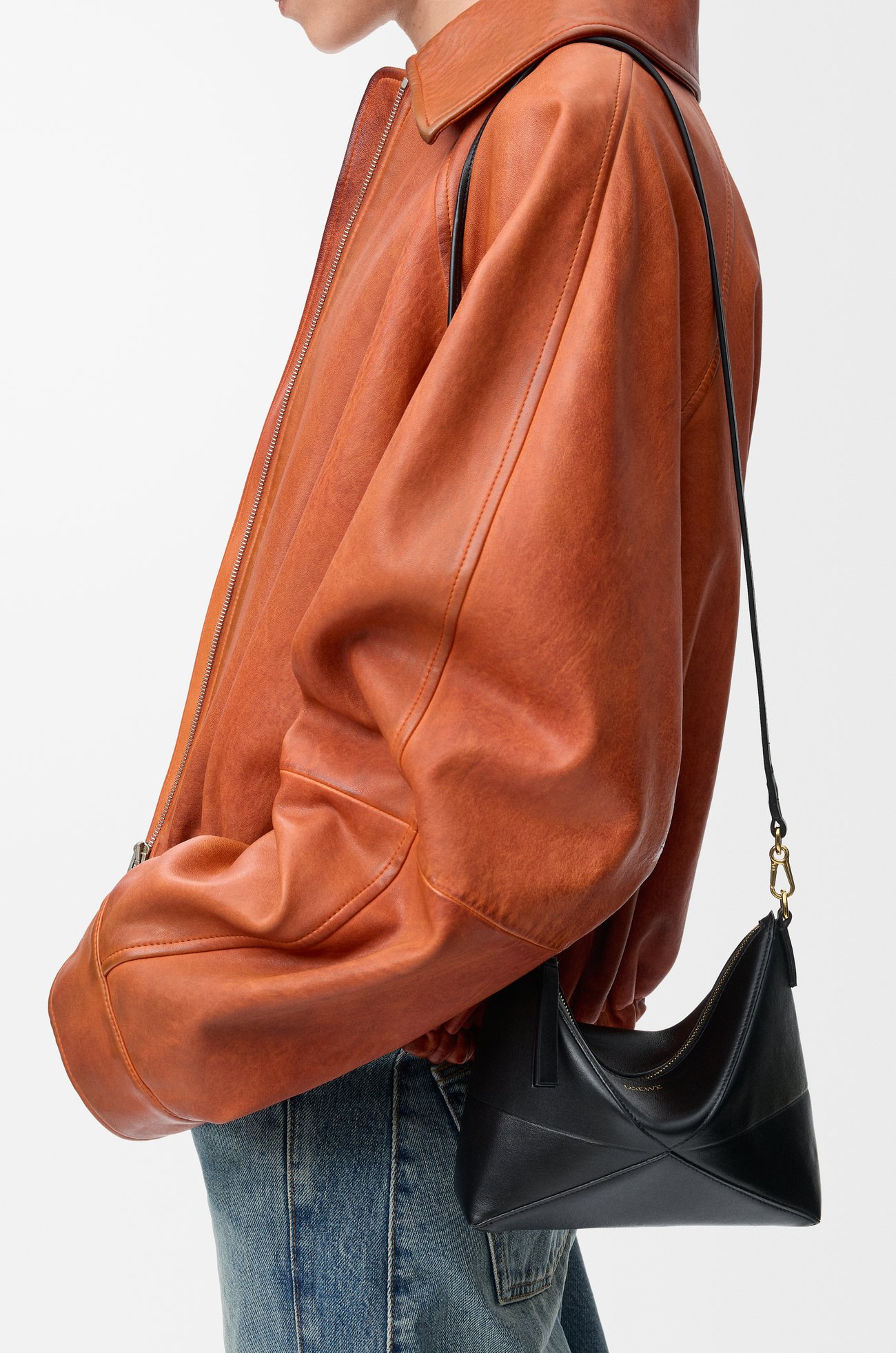 LOEWE パズルフォルド ポーチ（シャイニーナパカーフ） ブラック