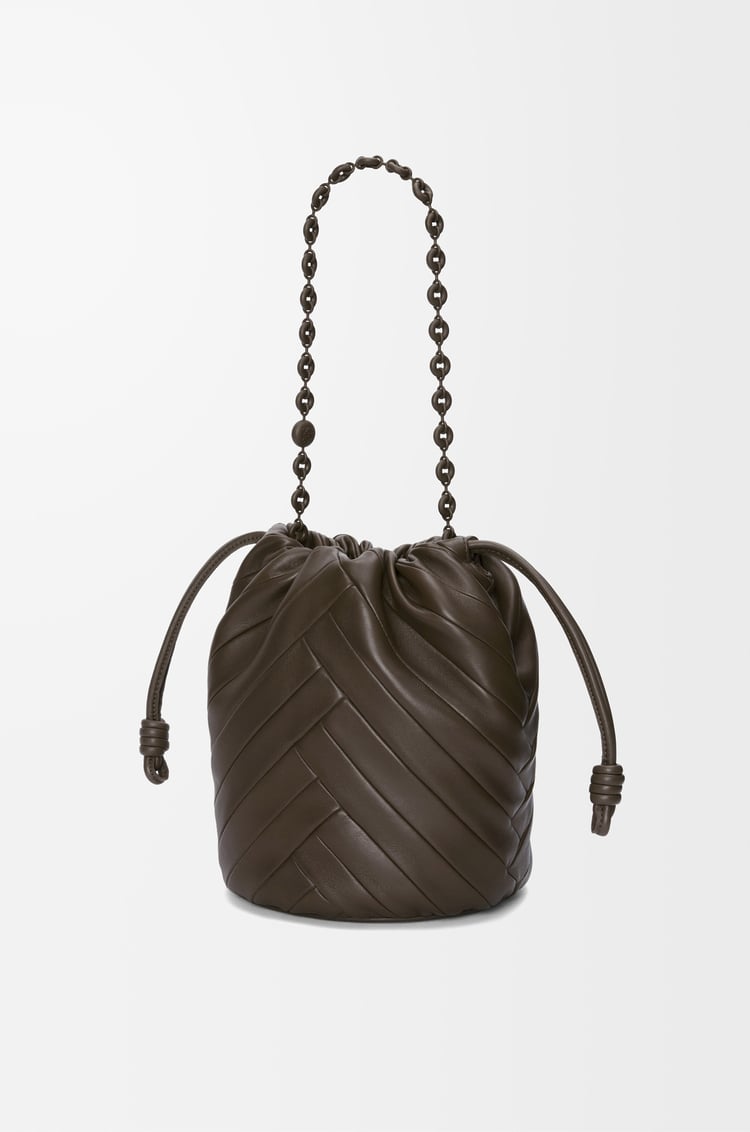 LOEWE Bolso Flamenco Purse Bucket mediano en piel napa de cordero Chocolate