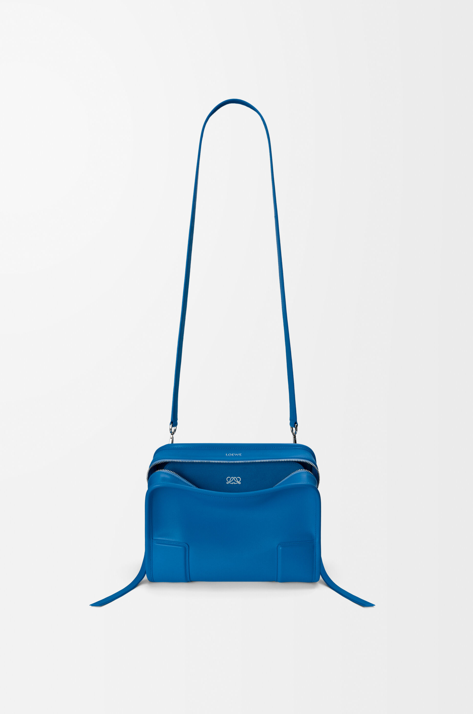 アマソナ180 バッグ スモール（ソフトカーフ） ブルー - LOEWE Japan