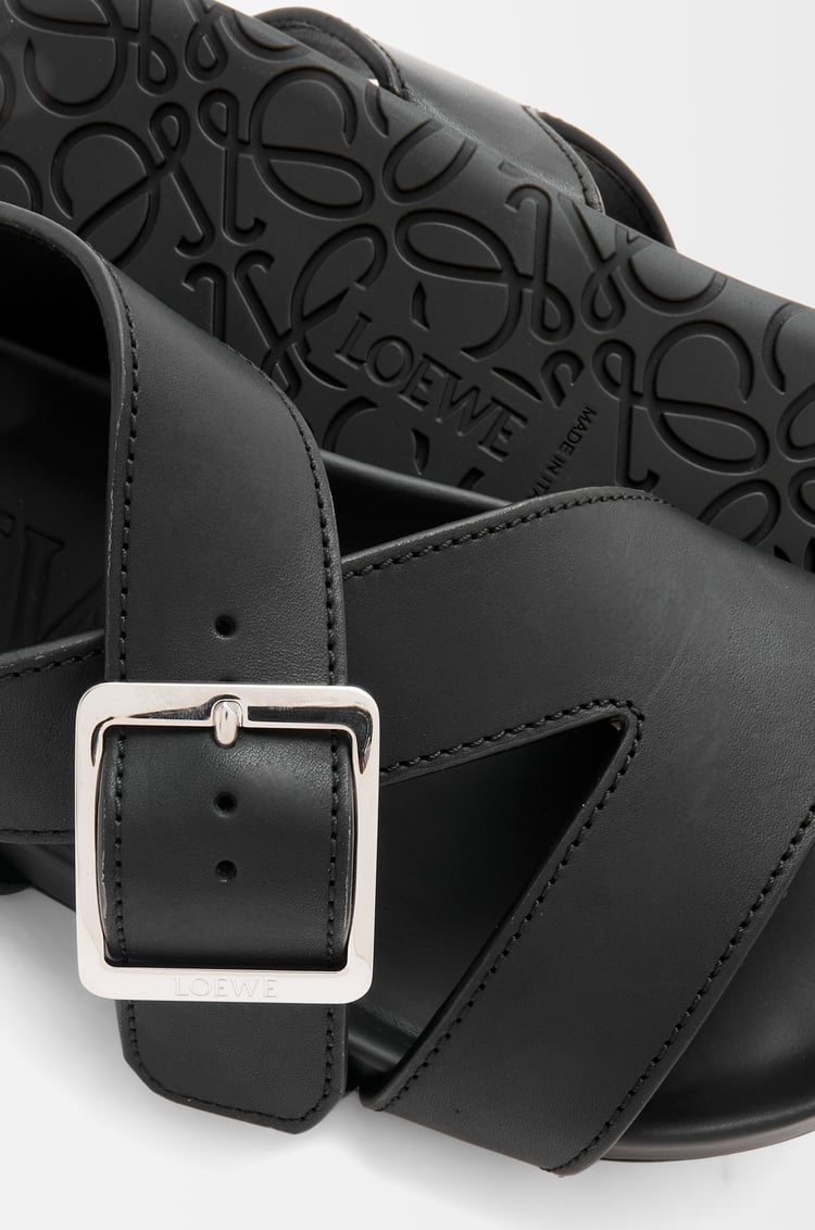 LOEWE イーズ バックル サンダル（ベジタルカーフ） ブラック