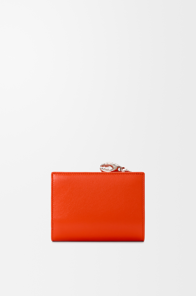 LOEWE Cartera compacta Claw en piel de cordero brillante Naranja Vivo