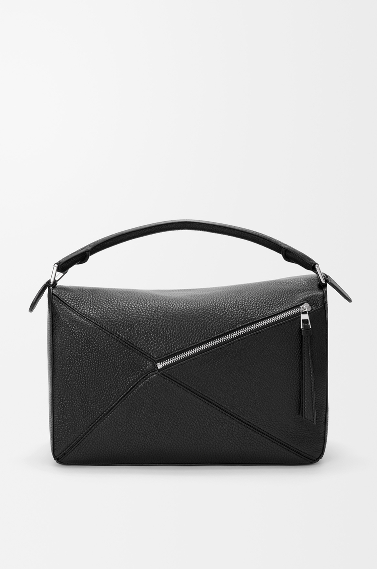 LOEWE Bolso Puzzle grande en piel de ternera graneada flexible Negro