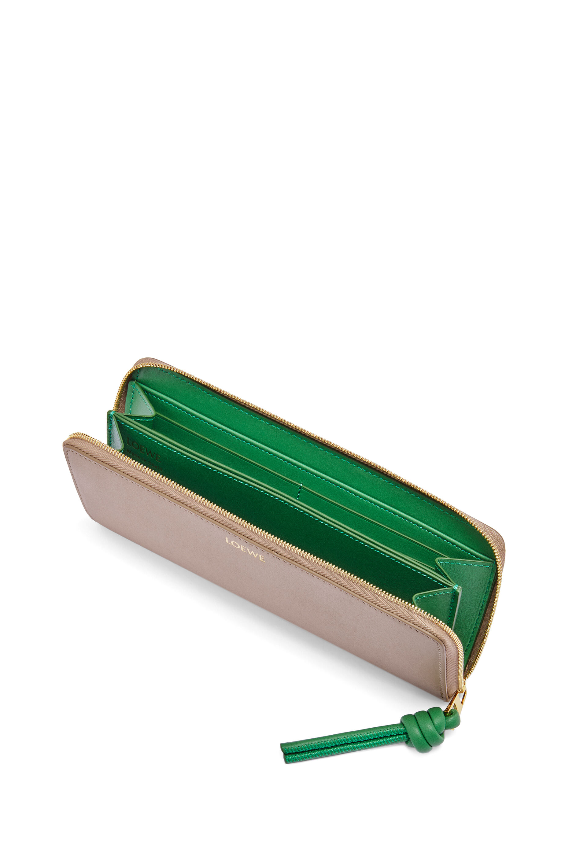 ノット ジップアラウンド ウォレット（シャイニーナパカーフ） サンド/トロピカルグリーン - LOEWE