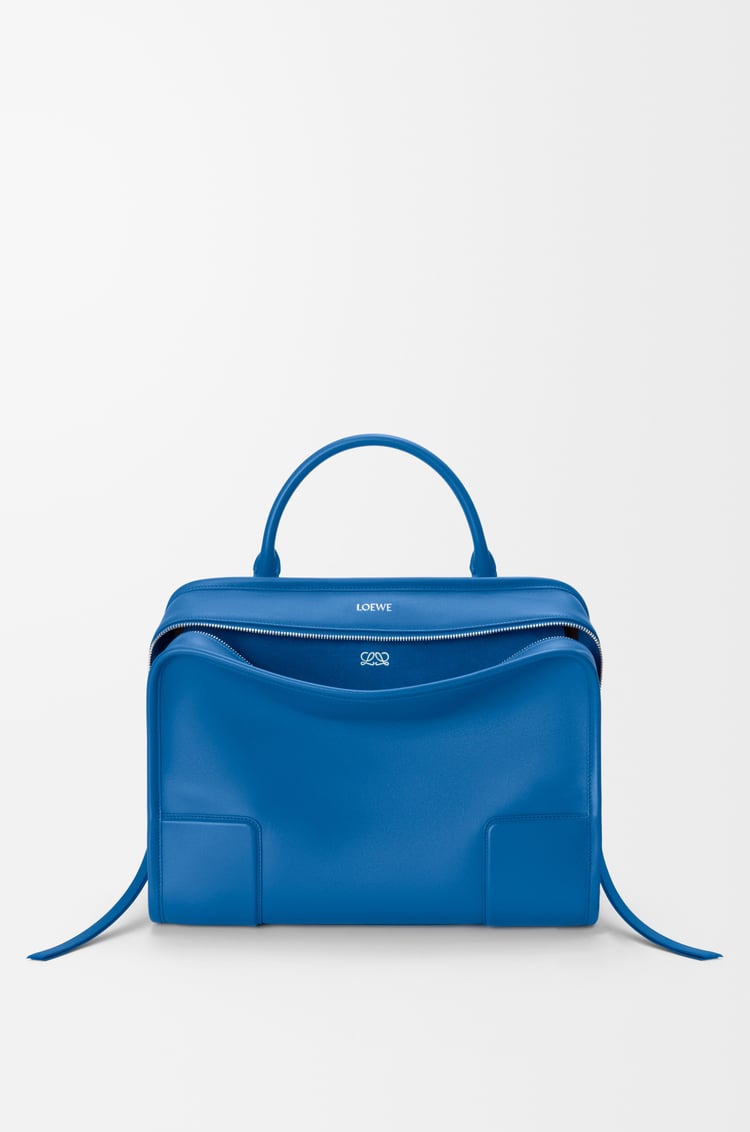 LOEWE Bolso Amazona 180 grande en piel de ternera suave Azur Real
