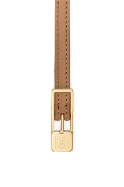 LOEWE Amazona padlock belt in smooth calfskin Oak/Gold plp_rd