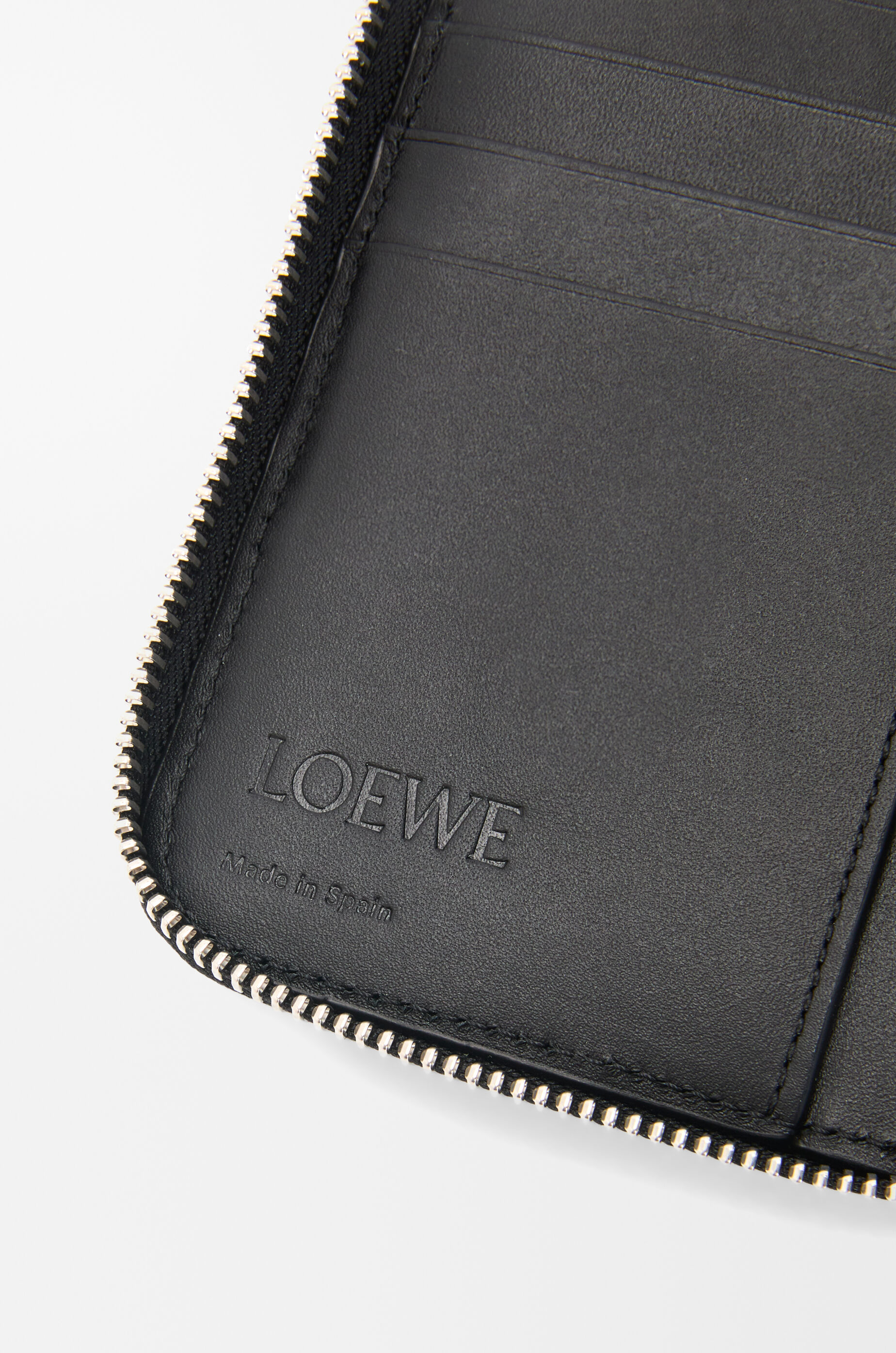 商品画像：LOEWE - LOEWE(ロエベ) 長財布美品 パズル ジッパー オープン 3