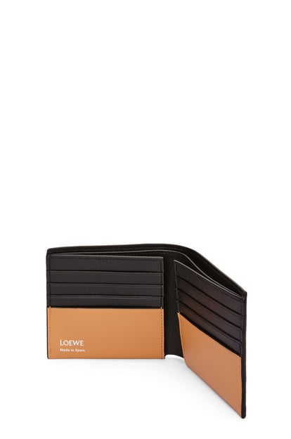 LOEWE Bifold wallet in shiny nappa calfskin Warm Desert/Black plp_rd