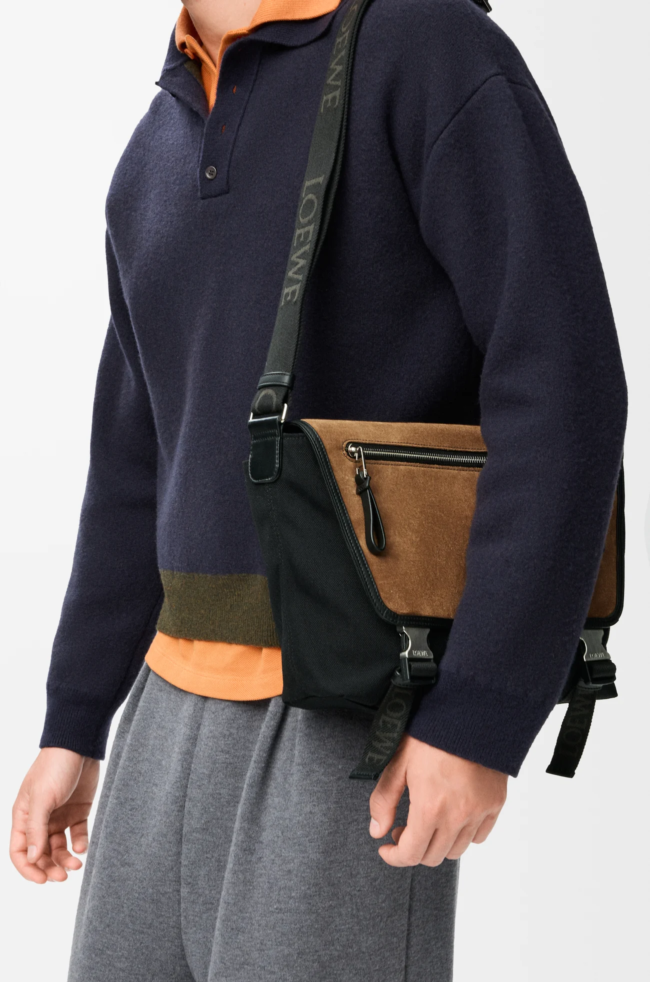 LOEWE Medium Flex messenger in canvas and suede Black/Dark Gold