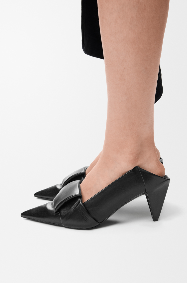 LOEWE Origami flap back pump in lambskin Black