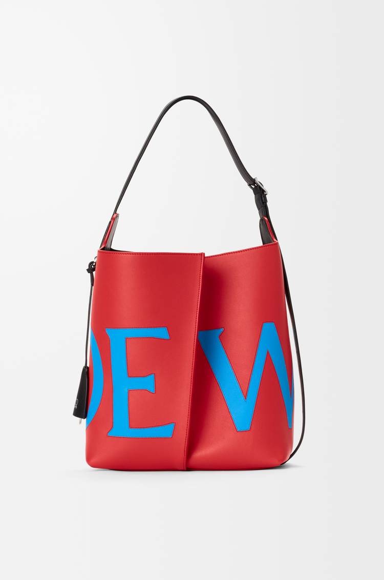 LOEWE ビルバオ バケットバッグ オーバーサイズロゴ ラージ（スムースカーフ） レッド/ブルー