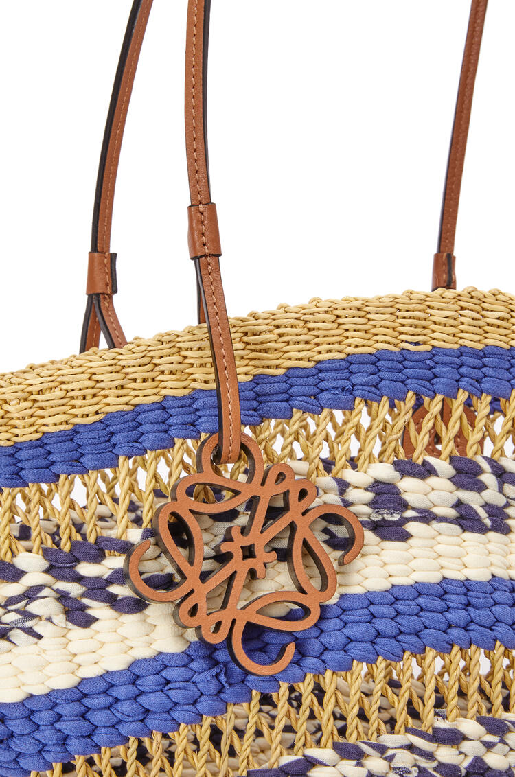 LOEWE Basket Tote in elephant grass and calfskin Natural/Blue pdp_rd