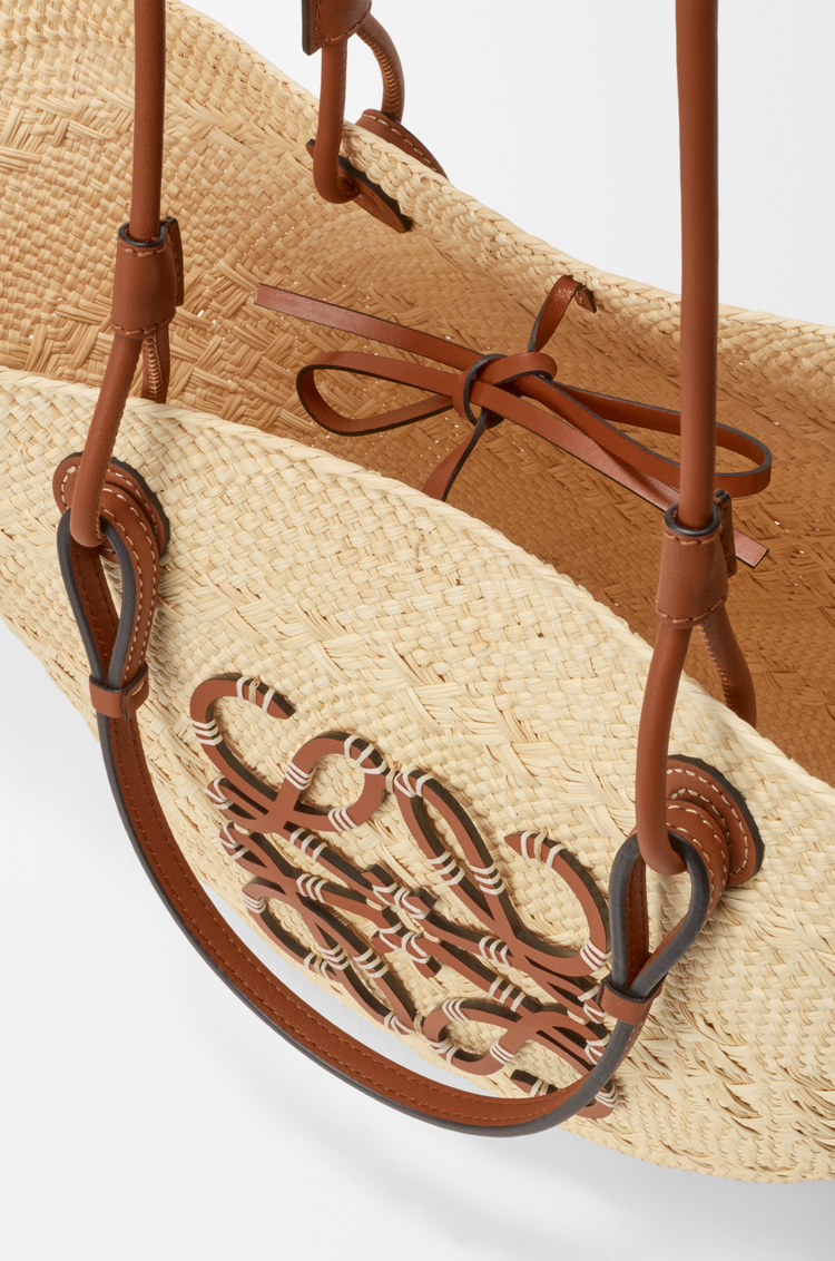 LOEWE アナグラム バスケットバッグ ミディアム（イラカヤシ&カーフ） ナチュラル/タン