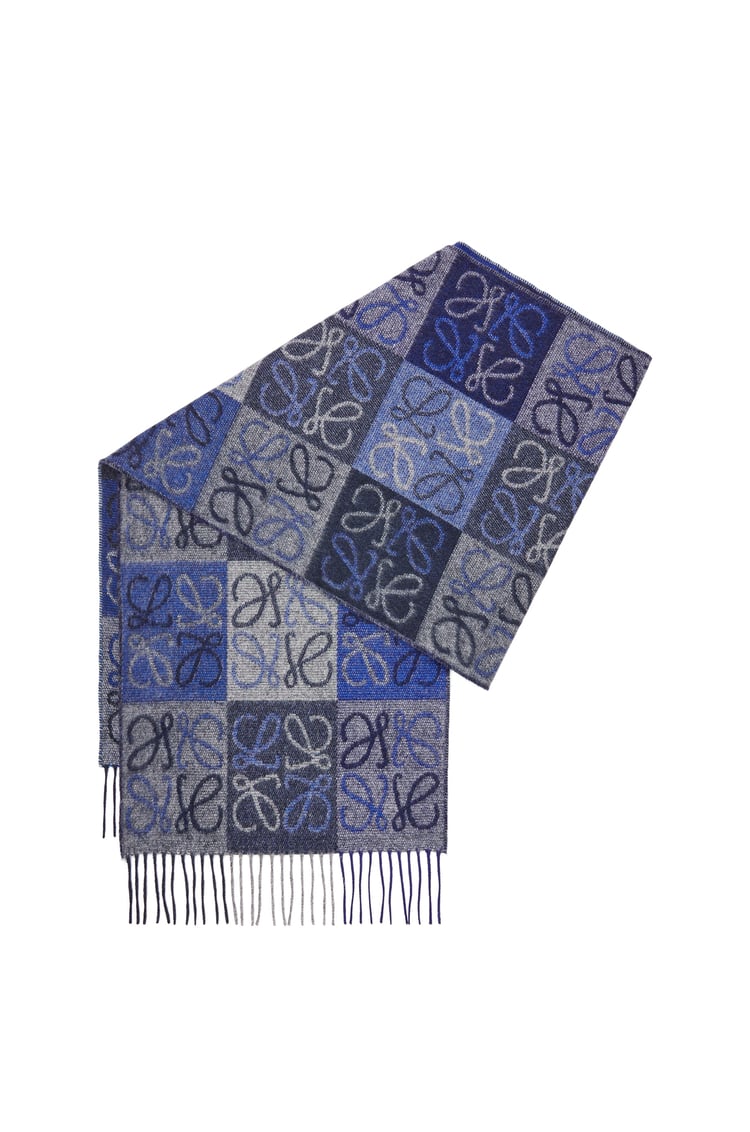 LOEWE チェッカーボード スカーフ（ウール＆カシミヤ） ブルー