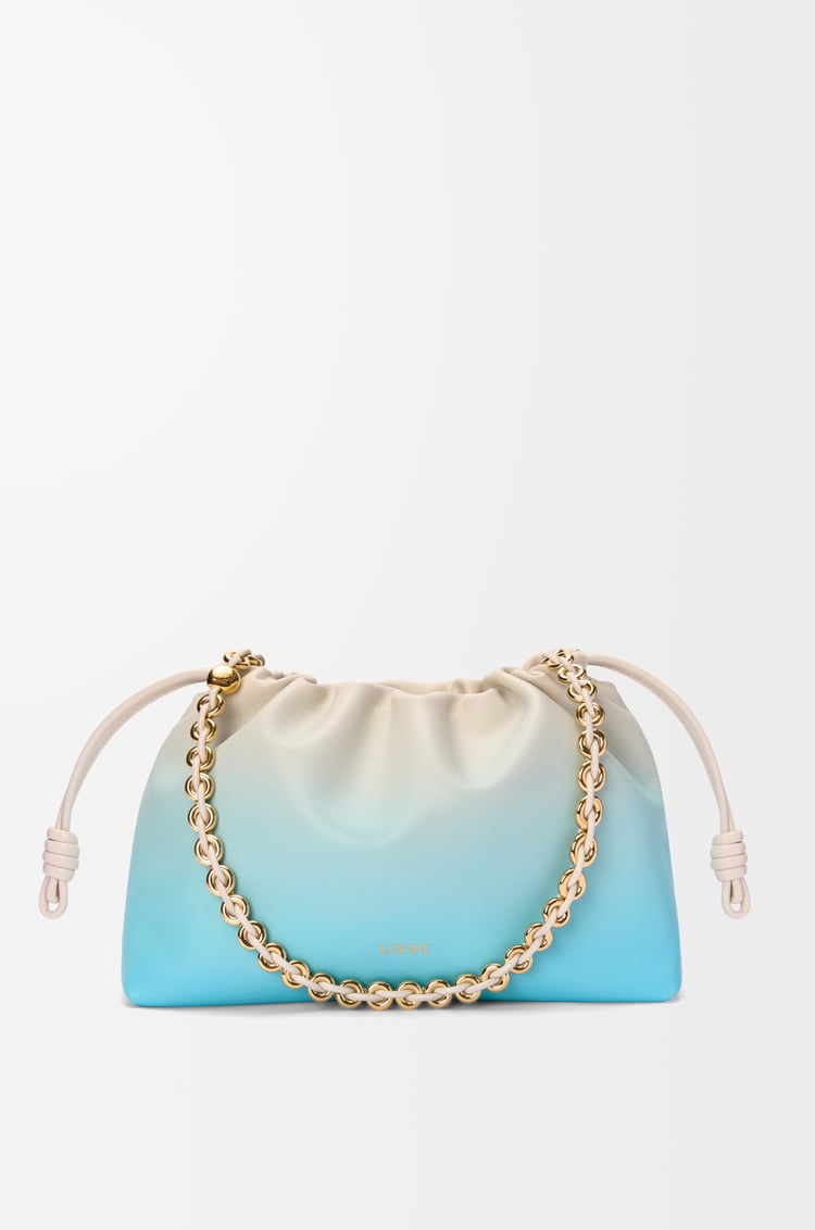 LOEWE 中号柔软纳帕羊皮革 Flamenco Purse 手拿包 柔白色/天蓝色