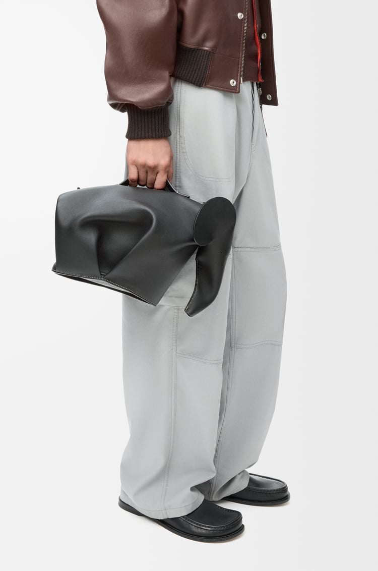 LOEWE Bolso Elephant grande en piel de ternera Negro