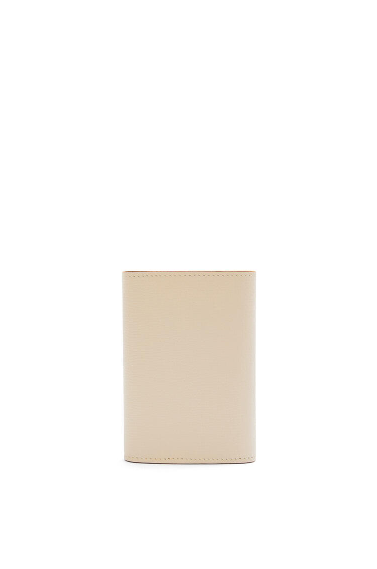 LOEWE Anagram small vertical wallet in pebble grain calfskin Light Ghost