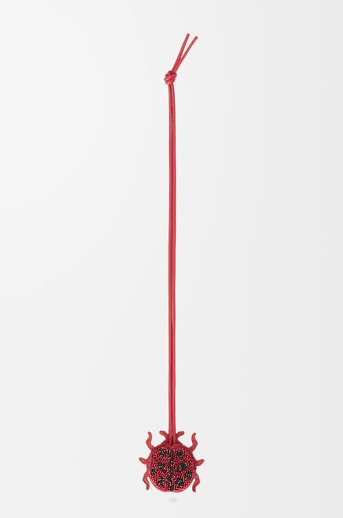 LOEWE Llavero con charm Ladybug en piel con cuentas Rojo Rubí plp_rd