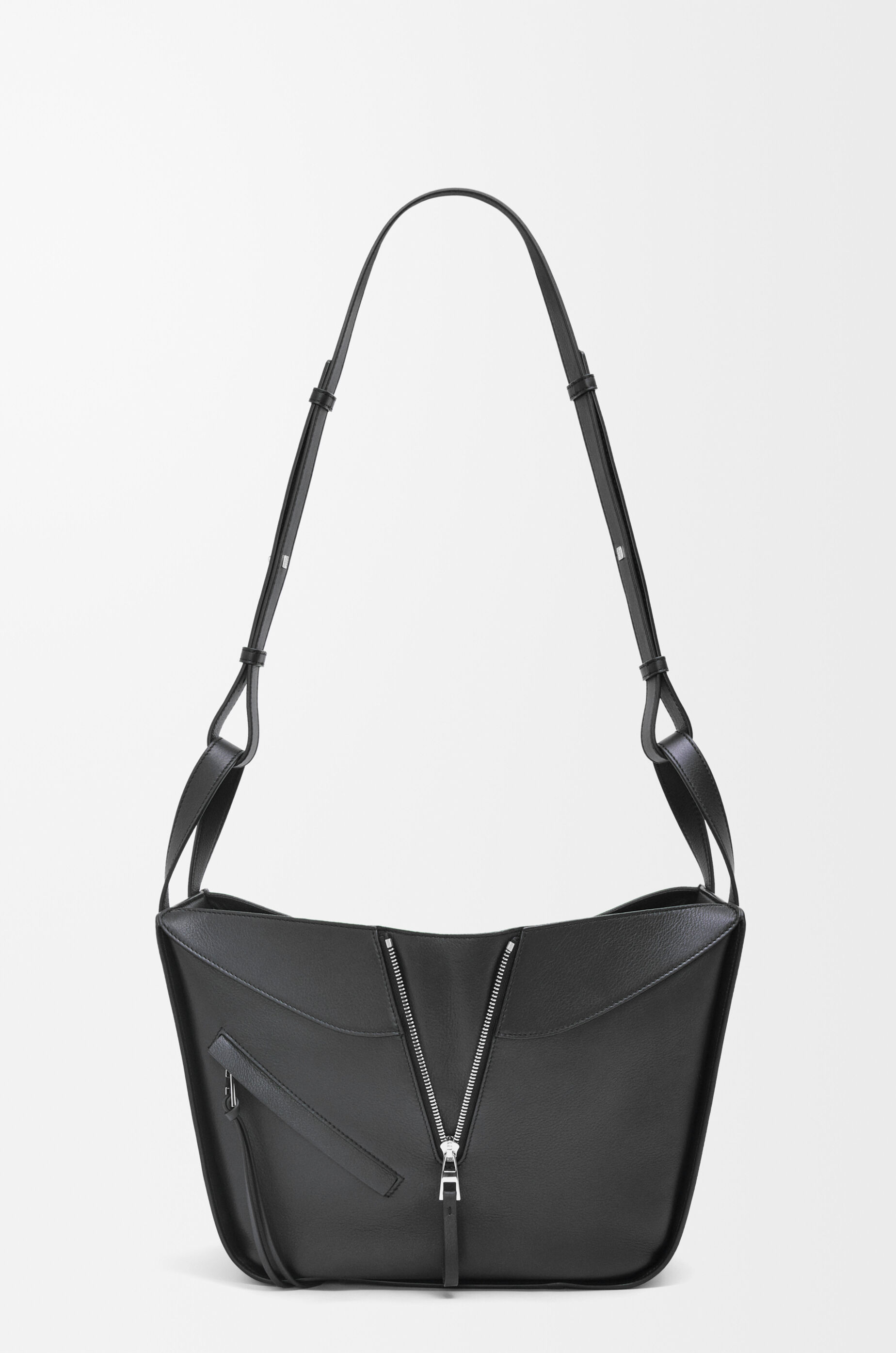 ハンモックバッグ スモール（クラシックカーフ） ブラック - LOEWE