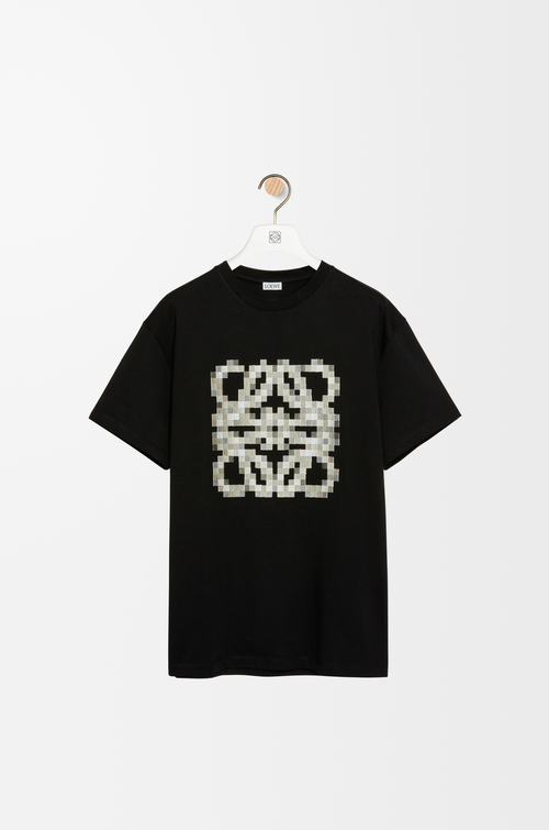ピクセレイテッド アナグラム リラックスフィット Tシャツ（コットン 
