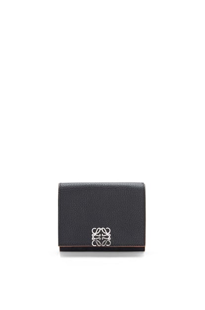 LOEWE Anagram trifold wallet in pebble grain calfskin 黑色