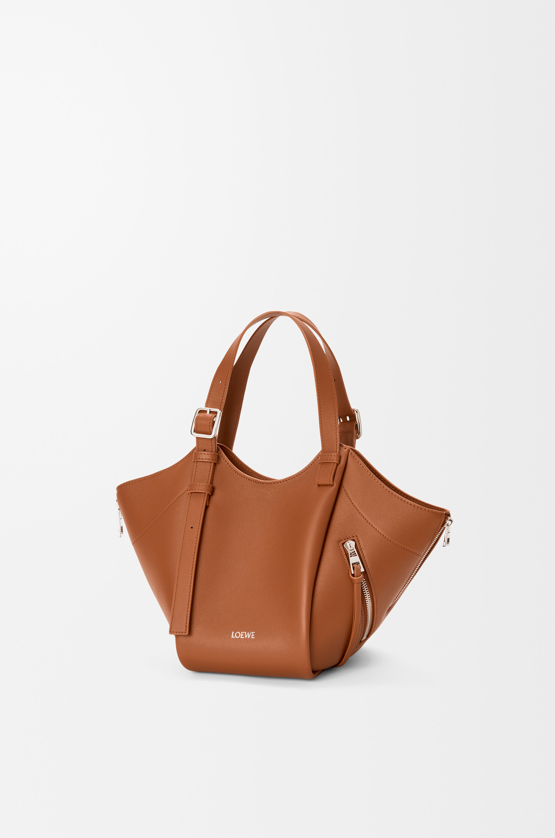 ロエベ ハンモック ロエベ 進化を続けるハンモックにコンパクトが新登場 | 阪急うめだ本店