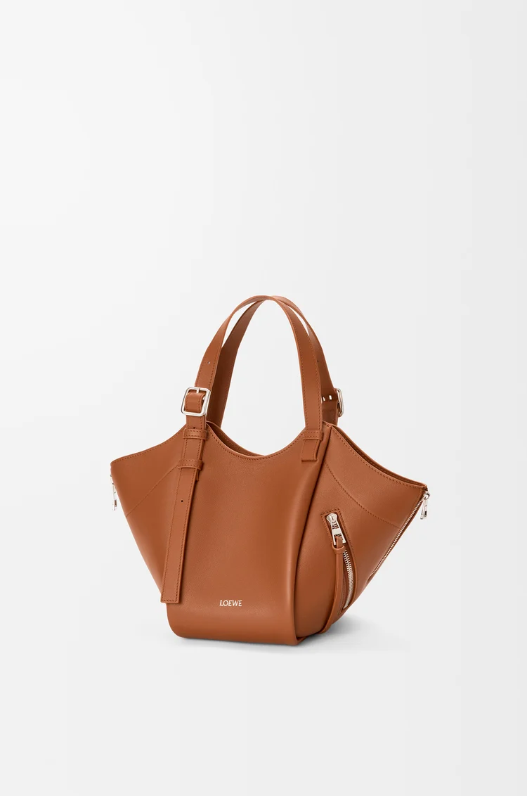 LOEWE ハンモック フリップ バッグ（クラシックカーフ） スクワラルブラウン