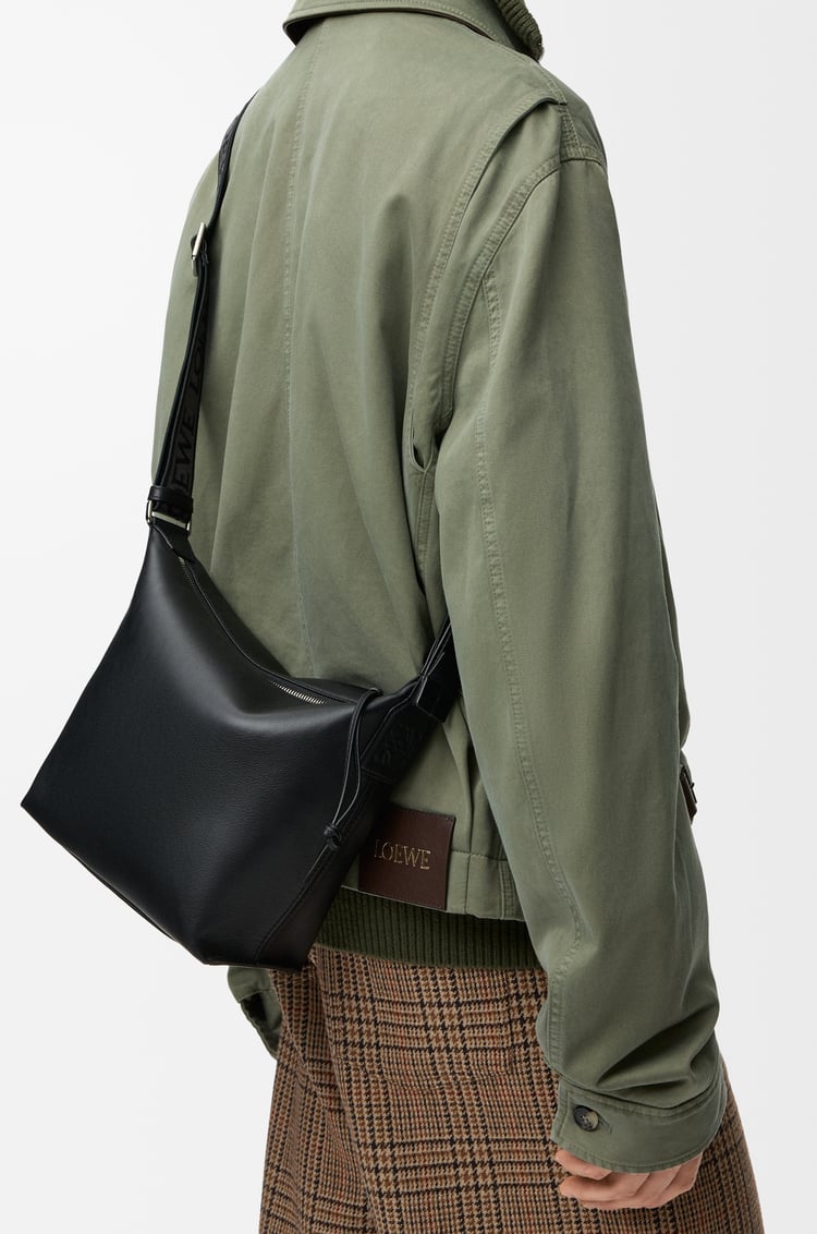 LOEWE キュービィ クロスボディバッグ スモール（サプルスムースカーフ&ジャカード） ブラック