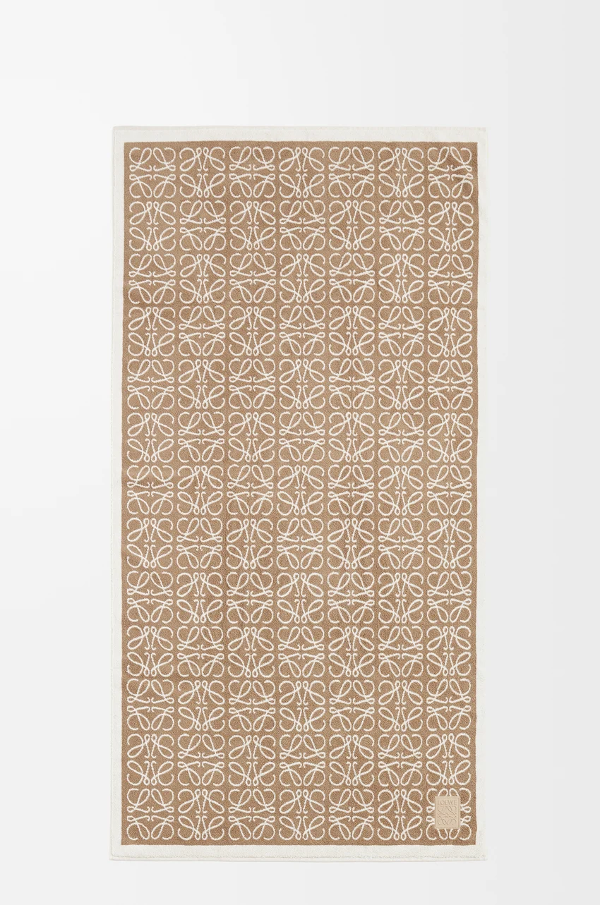 Anagram towel