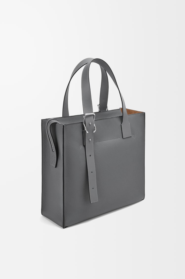 Buckle zip tote in soft grained calfskin