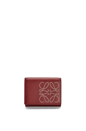 LOEWE Brand trifold 6 cardholder in calfskin Berry/Light Oat plp_rd