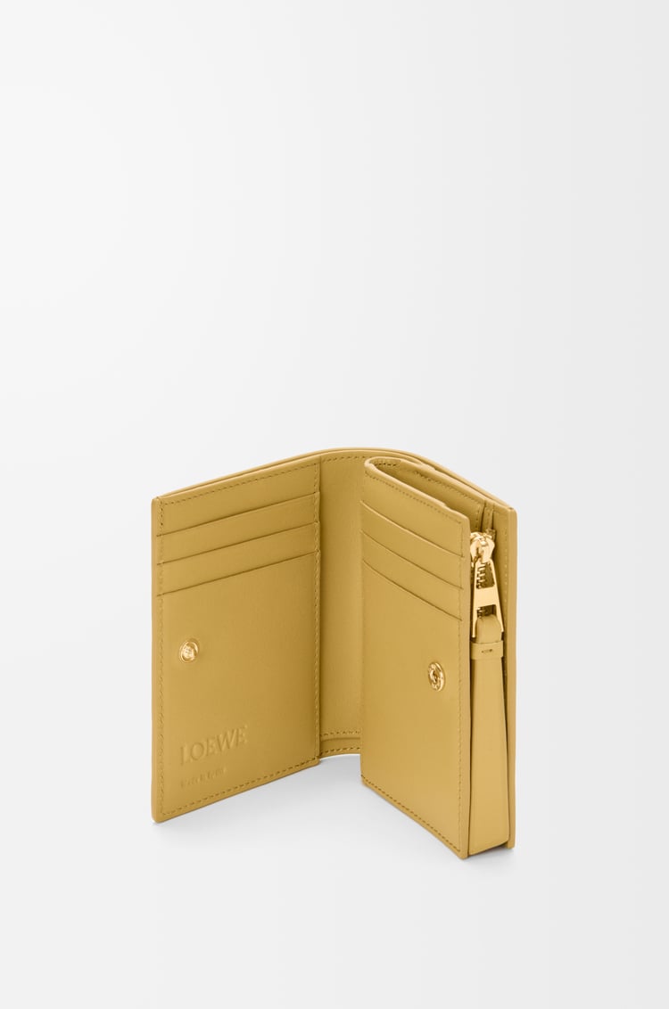 LOEWE Cartera compacta Puzzle en piel de ternera clásica Jengibre/Sal Marina