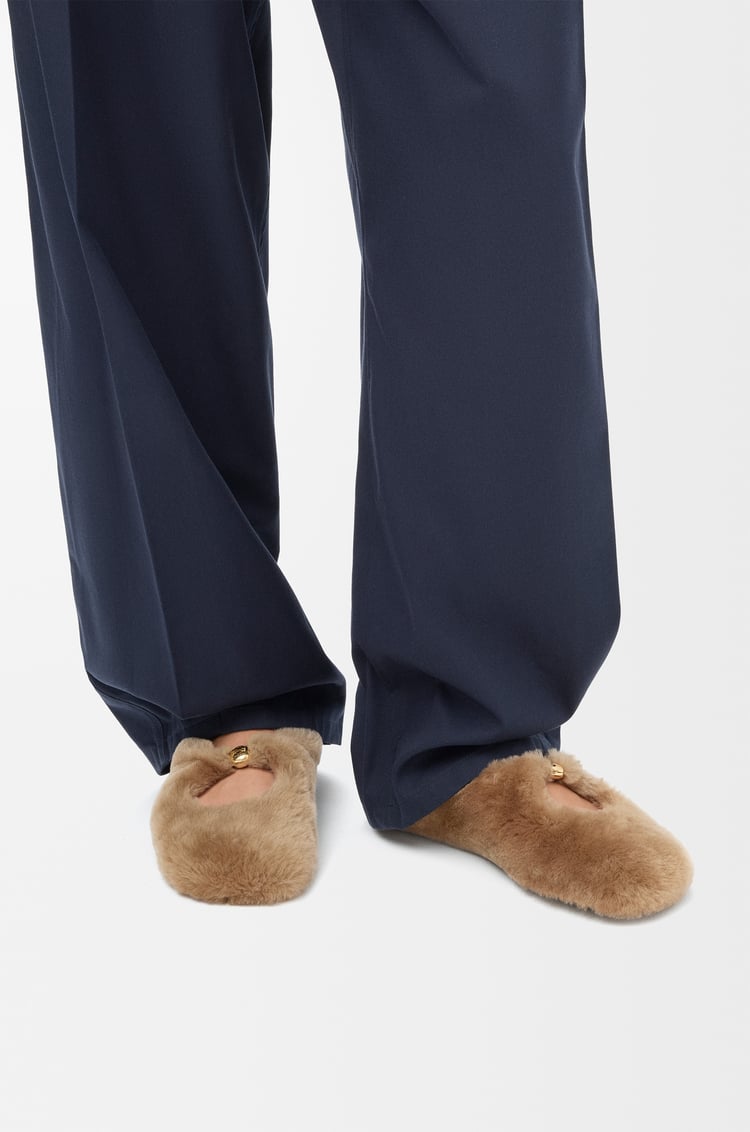 LOEWE Bailarina Pebble Soft en lana de oveja Roble