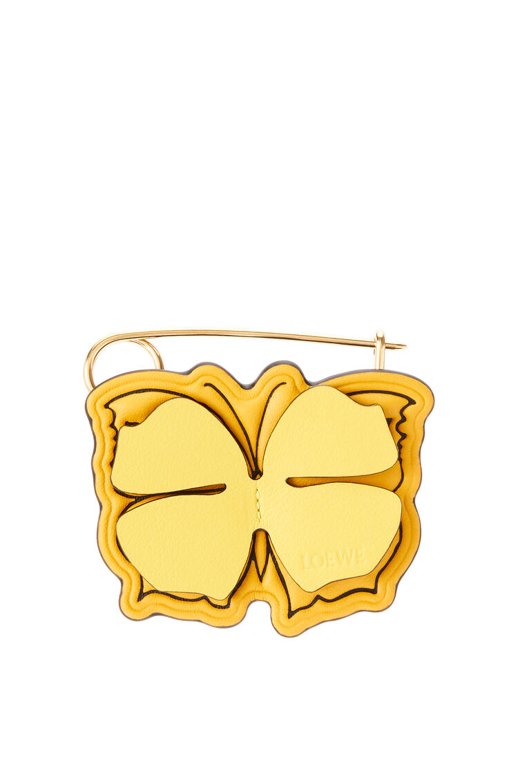 LOEWE Charm Butterfly en piel de ternera y metal Amarillo Mango