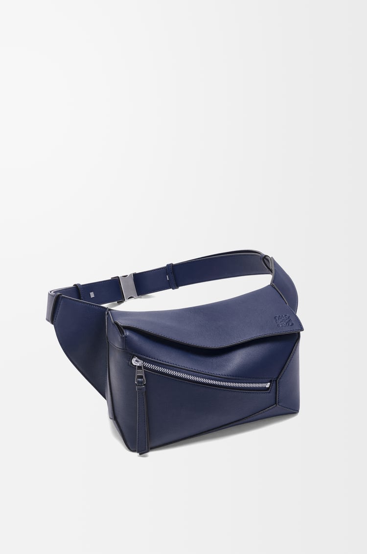 LOEWE Riñonera Puzzle pequeña en piel de ternera Azul Abismo