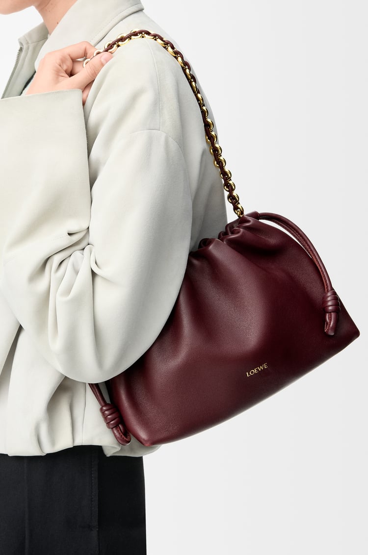 LOEWE Bolso Flamenco Purse mediano en piel napa de cordero Burdeos Oscuro