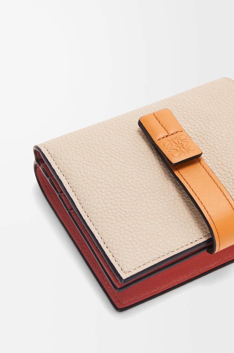 LOEWE コンパクト ジップウォレット（ソフトグレインカーフ） ライトオーツ/ハニー